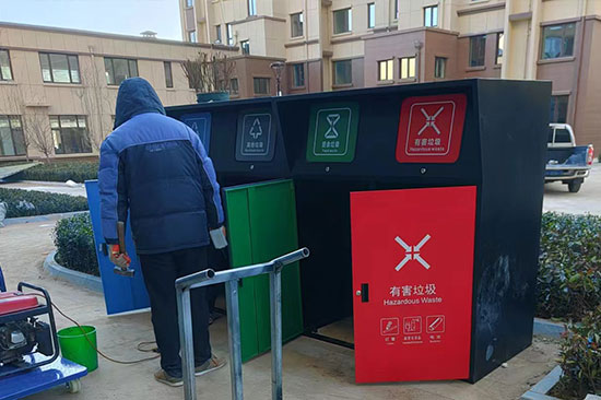 安裝四分類垃圾桶罩，垃圾分類亭